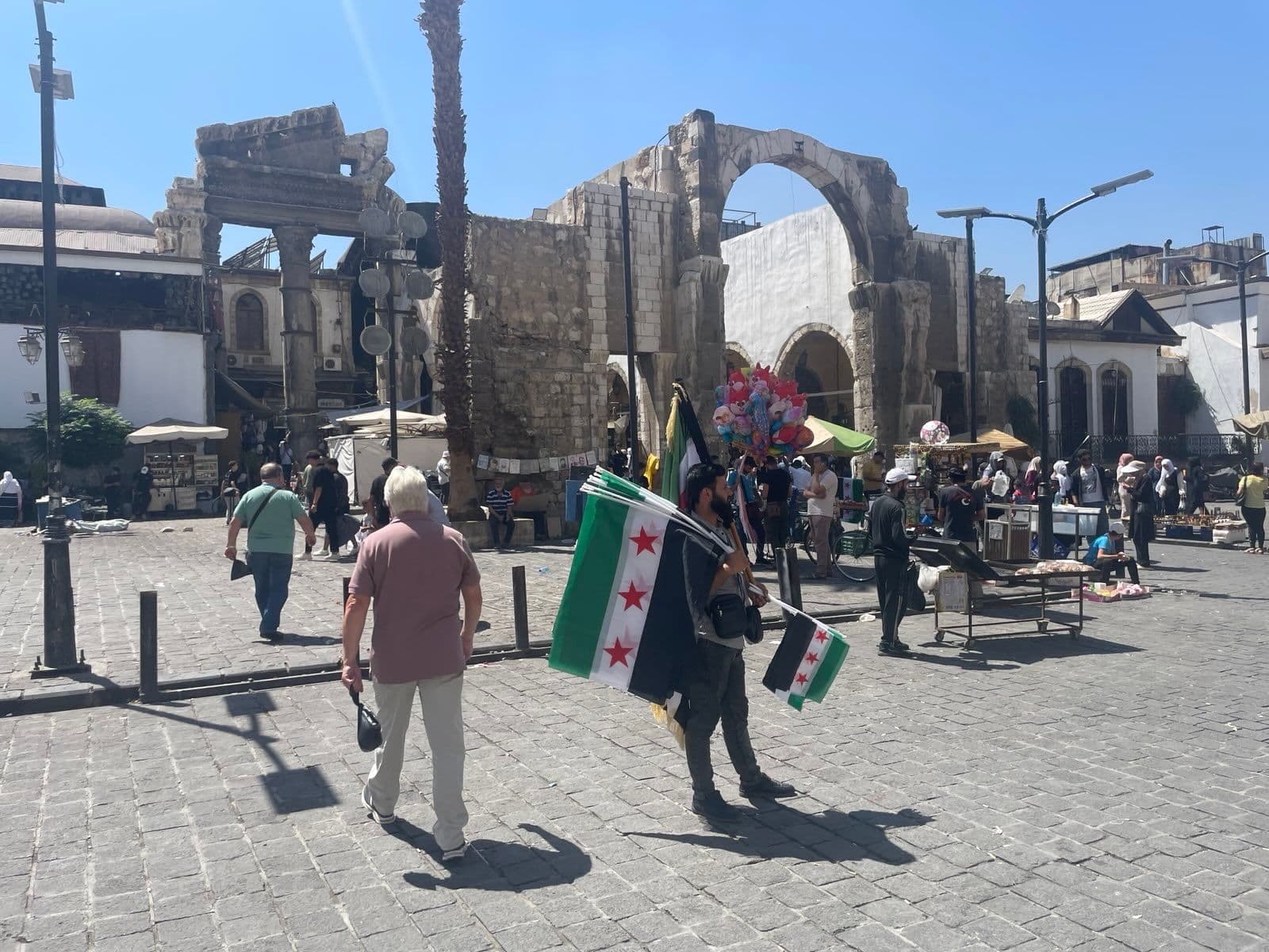 Syrien nach dem Machtwechsel: Neuanfang im Schatten alter Konflikte